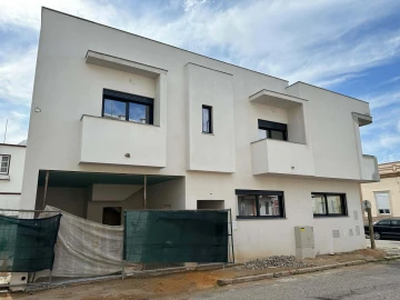 Moradia T3 para Venda em Faro (Sé e São Pedro)