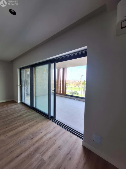 Apartamento T5 para Venda em Faro (Sé e São Pedro)