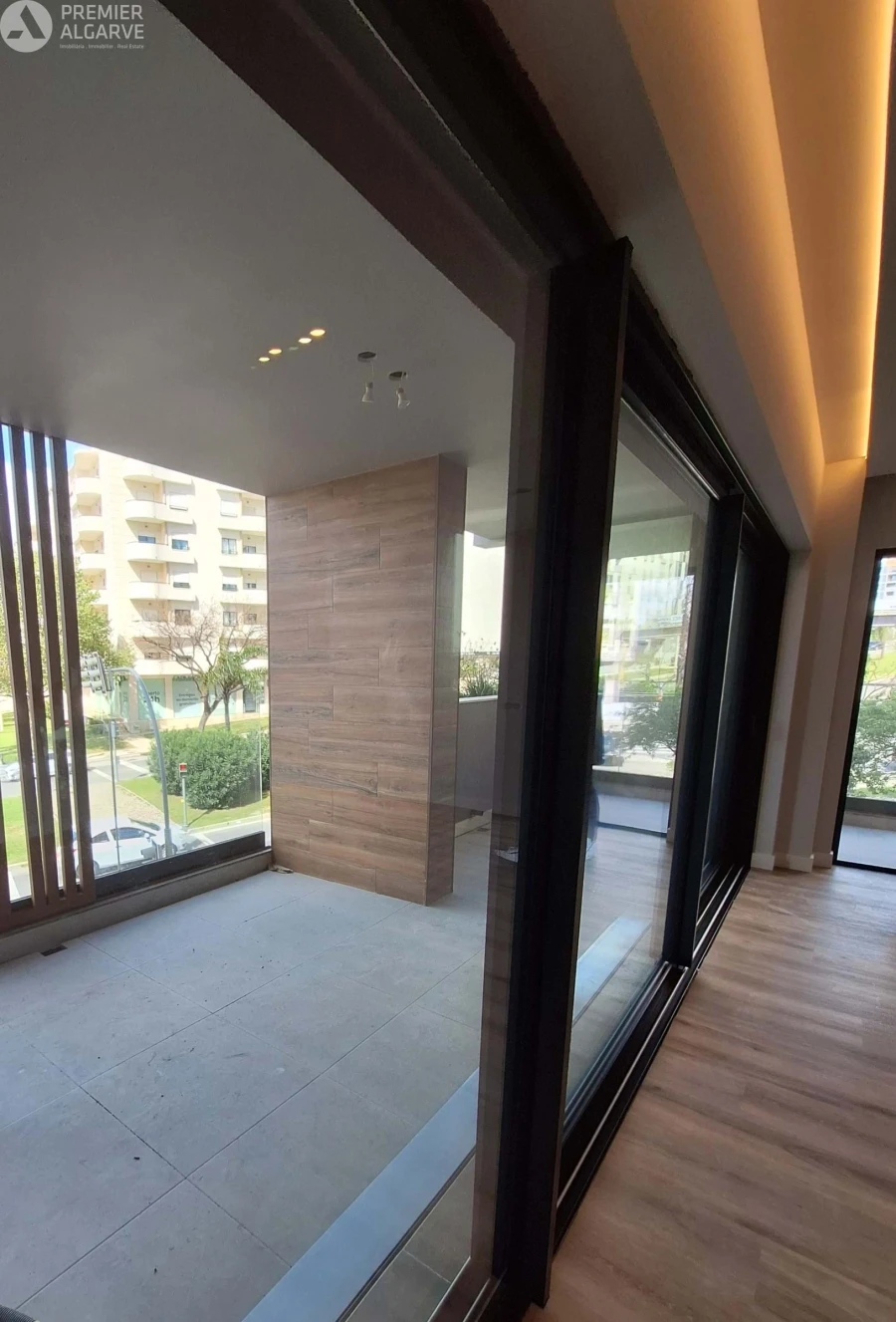 Apartamento T5 para Venda em Faro (Sé e São Pedro) Foto 6