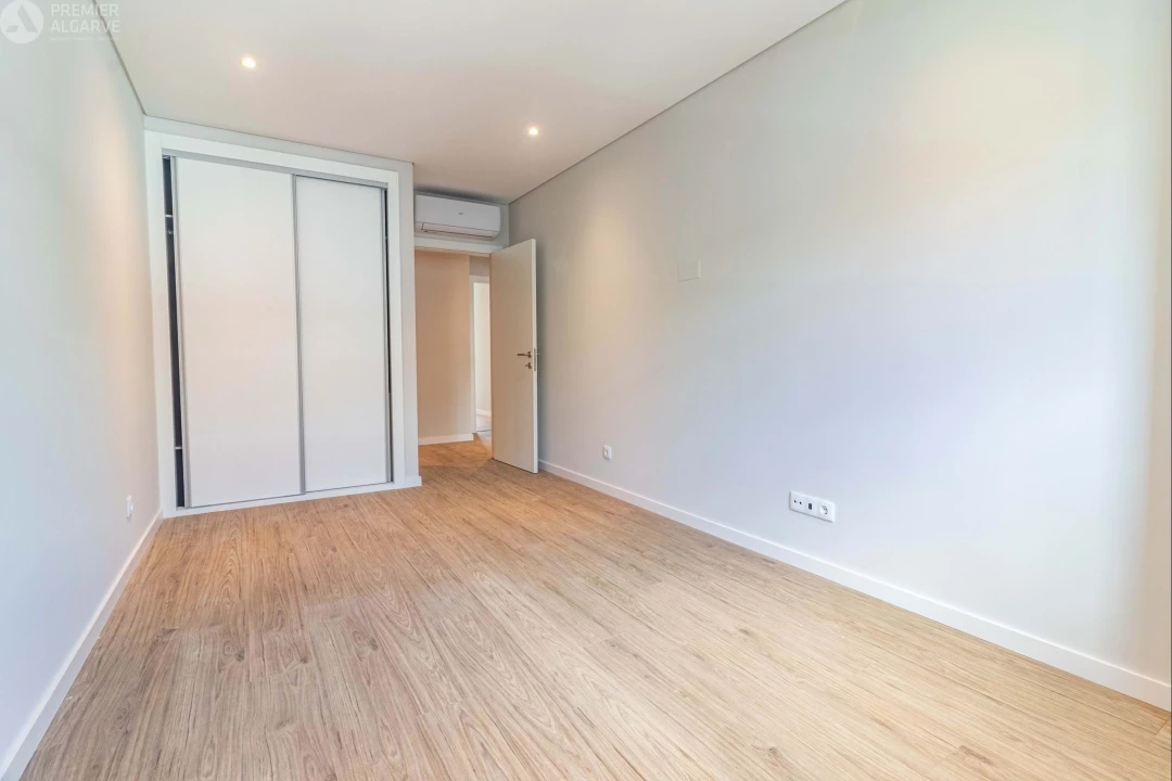 Apartamento T3 para Venda em Montenegro Foto 15