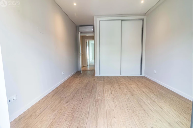 Apartamento T3 para Venda em Montenegro Foto 17