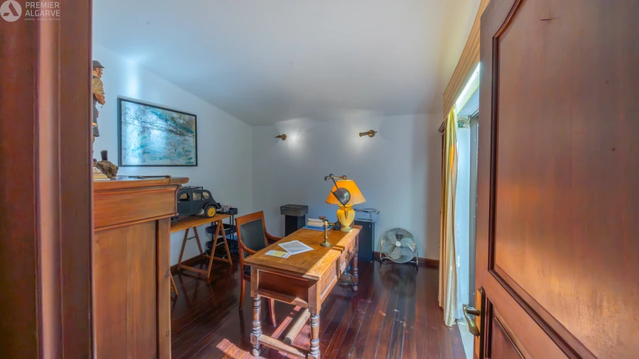 Moradia T5 para Venda em Pechão Foto 30