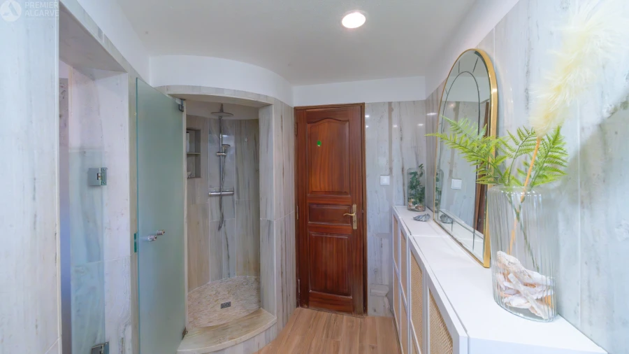 Moradia T5 para Venda em Pechão Foto 31