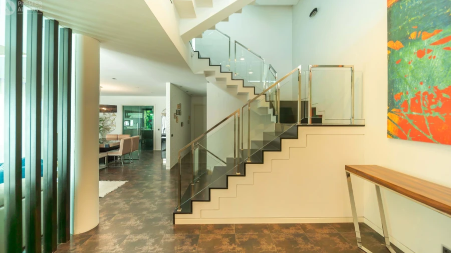 Moradia T4 para Venda em Quelfes Foto 13