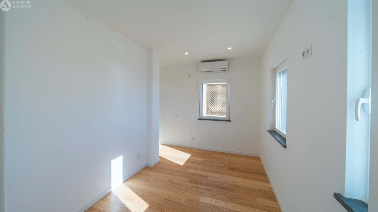 Moradia T2 para Venda em Faro (Sé e São Pedro) Foto 14