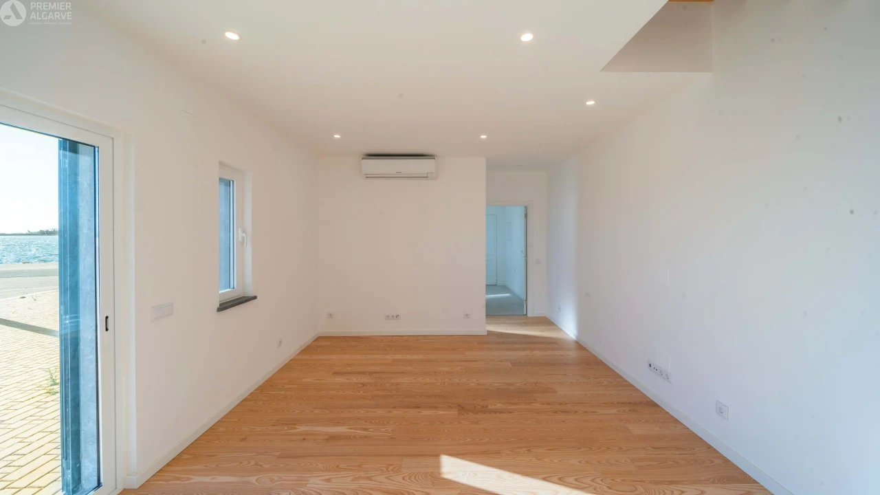 Moradia T2 para Venda em Faro (Sé e São Pedro) Foto 2