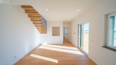 Moradia T2 para Venda em Faro (Sé e São Pedro)