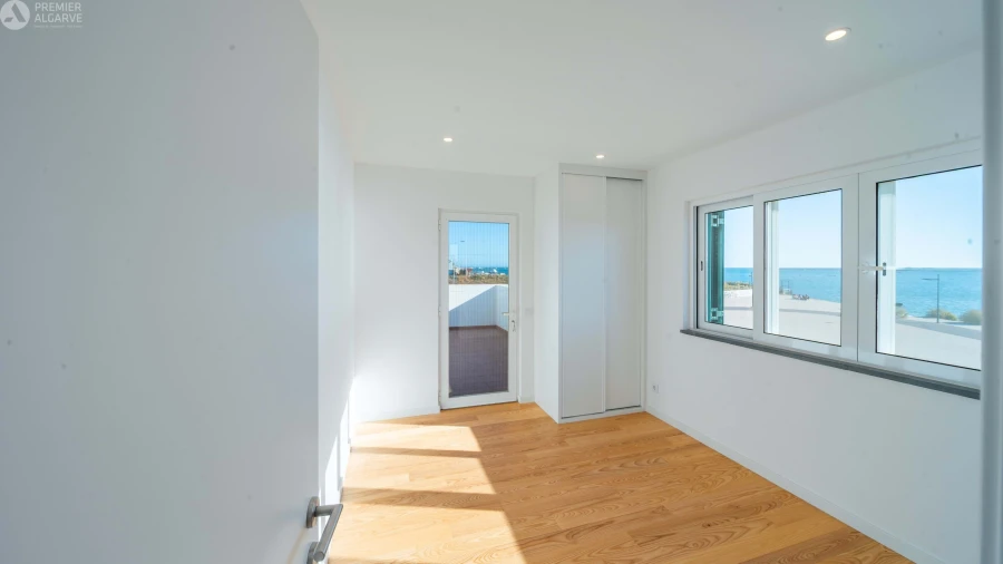 Moradia T2 para Venda em Faro (Sé e São Pedro) Foto 10