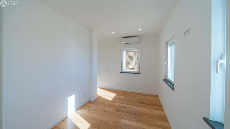 Moradia T2 para Venda em Faro (Sé e São Pedro) Foto 14