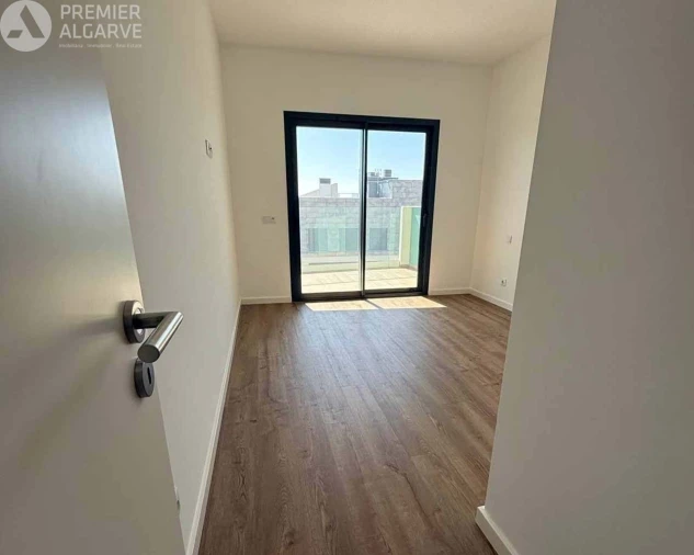 Apartamento T1 para Venda em Faro (Sé e São Pedro) Foto 5