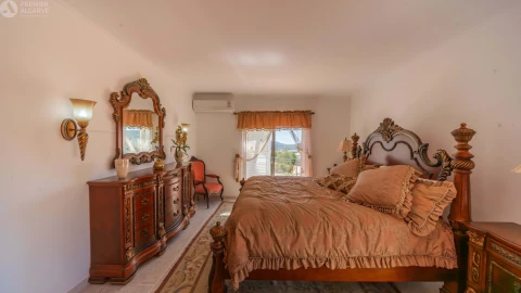 Moradia T4 para Venda em São Brás de Alportel