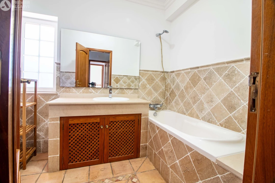 Moradia T4 para Venda em Boliqueime Foto 15