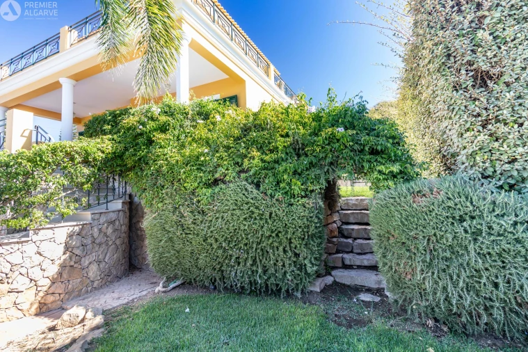 Moradia T4 para Venda em Boliqueime Foto 9