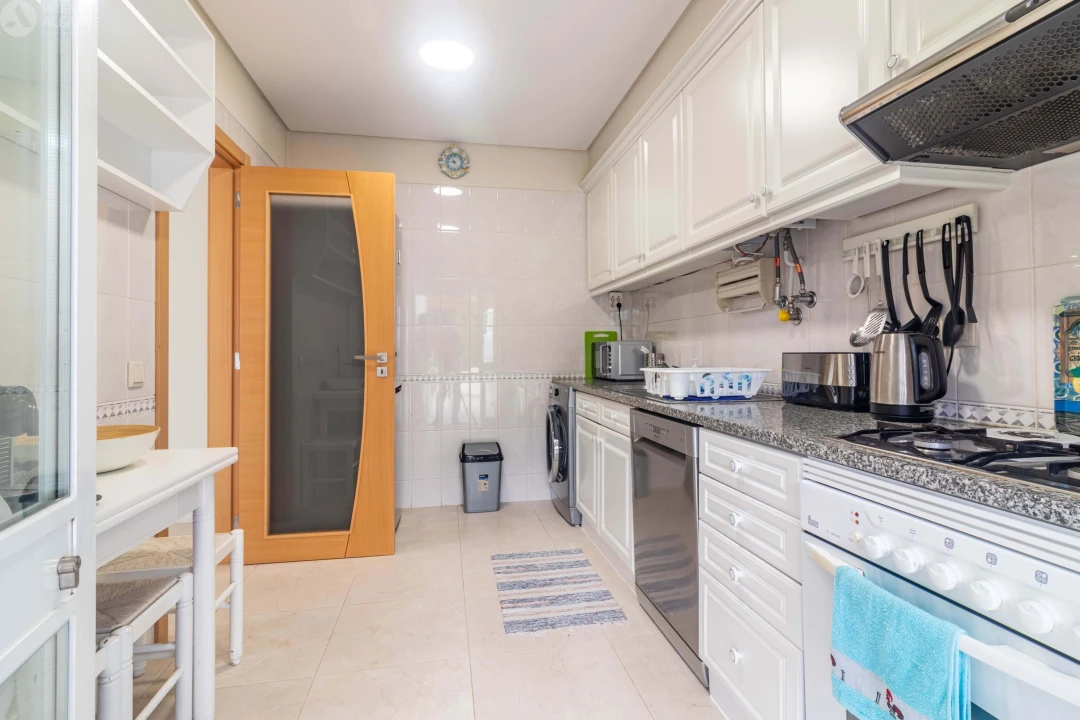 Apartamento T2 para Venda em Quarteira Foto 14