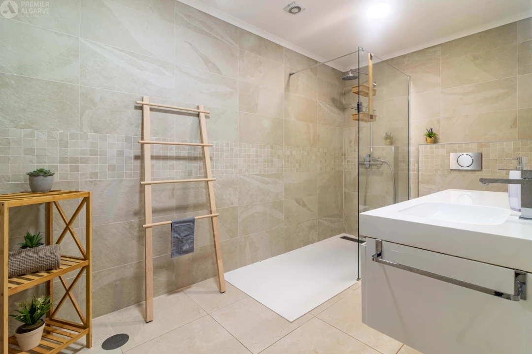 Apartamento T2 para Venda em Quarteira Foto 15