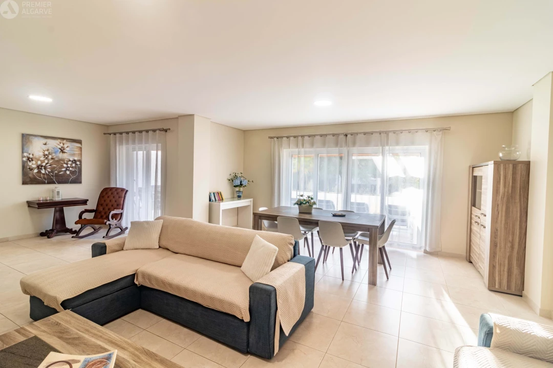 Apartamento T2 para Venda em Quarteira Foto 6