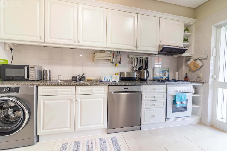 Apartamento T2 para Venda em Quarteira Foto 8