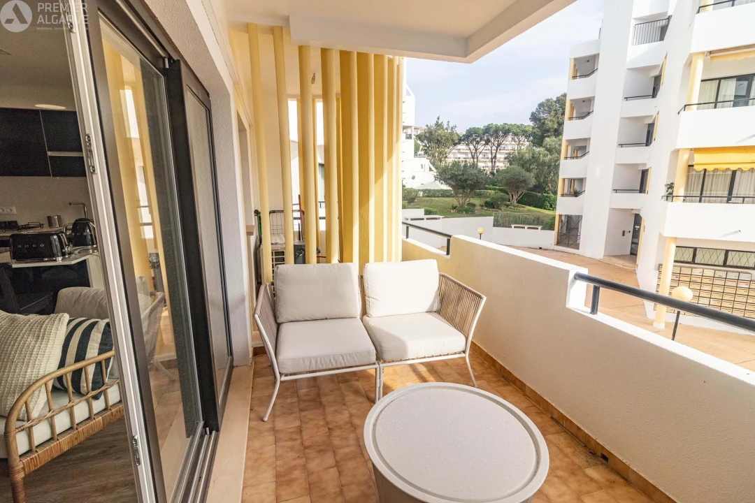 Apartamento T1 para Venda em Quarteira Foto 4