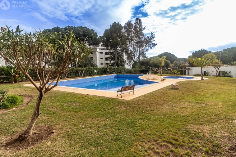 Apartamento T1 para Venda em Quarteira Foto 3