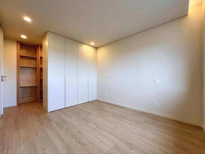 Apartamento T3 para Venda em Aldoar, Foz do Douro e Nevogilde Foto 17
