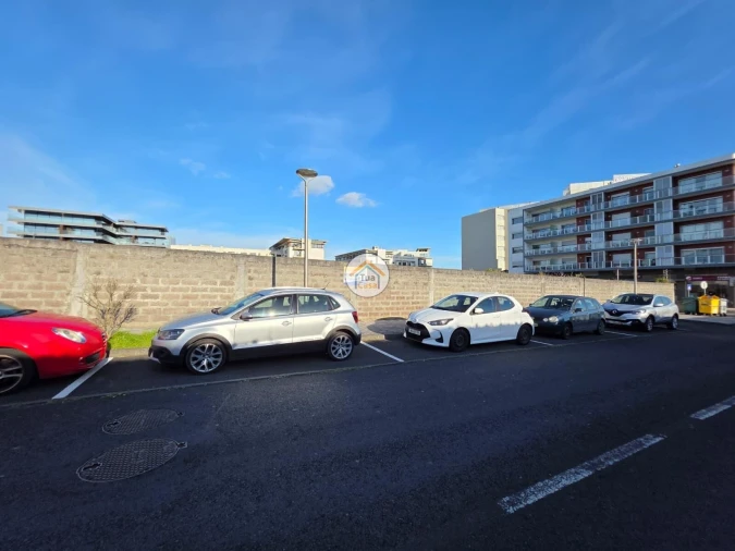 Terreno para Venda em Ponta Delgada (São Sebastião)