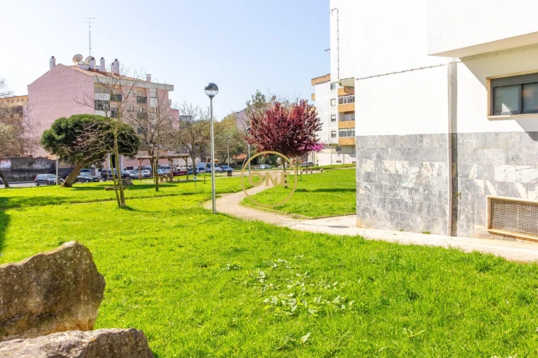 Apartamento T4 para Venda em Cacém e São Marcos Foto 11