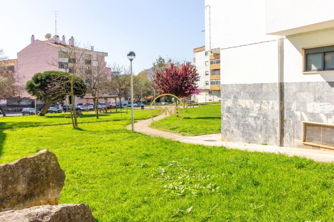 Apartamento T4 para Venda em Cacém e São Marcos Foto 11