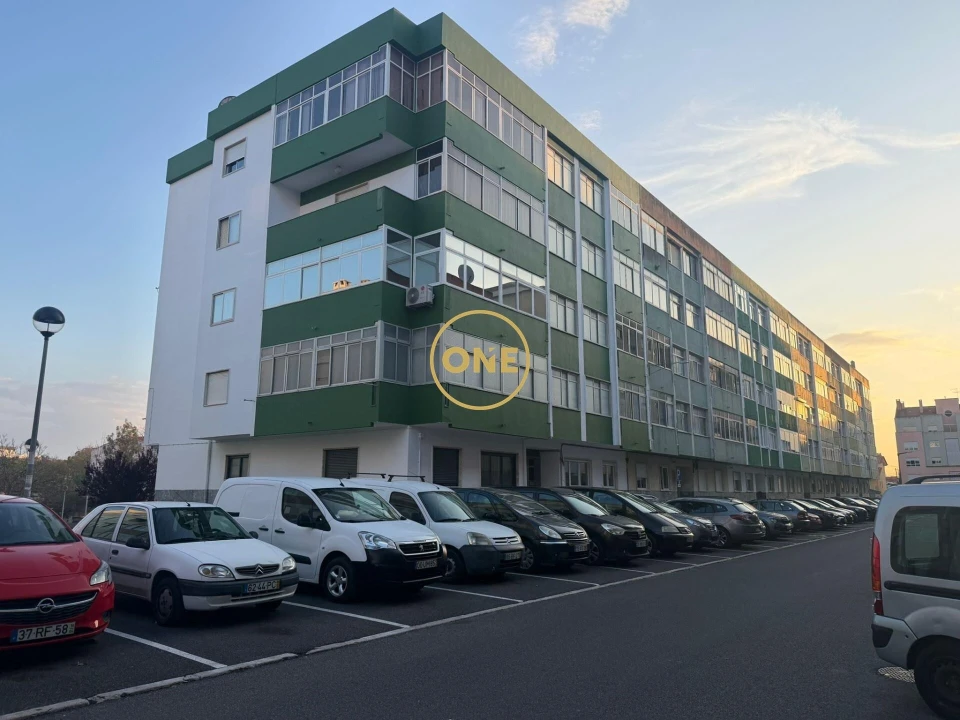 Apartamento T4 para Venda em Cacém e São Marcos Foto 8