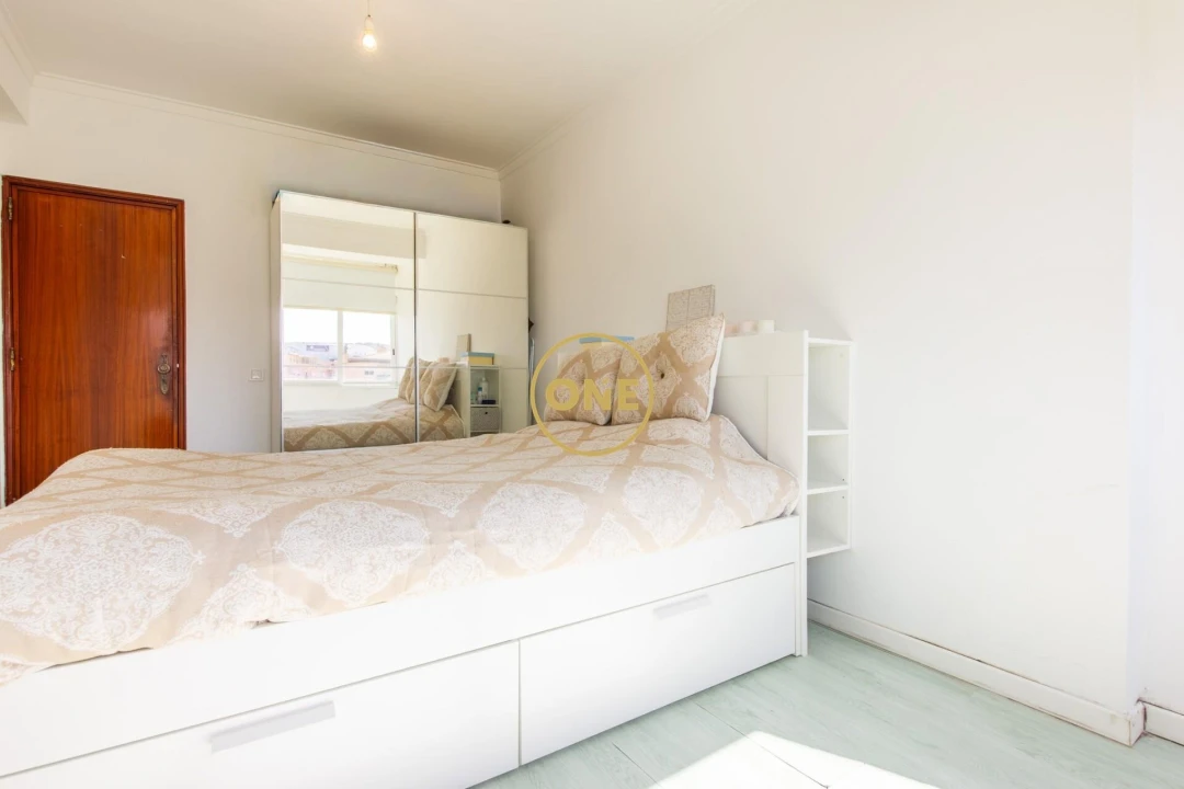 Apartamento T4 para Venda em Cacém e São Marcos Foto 16