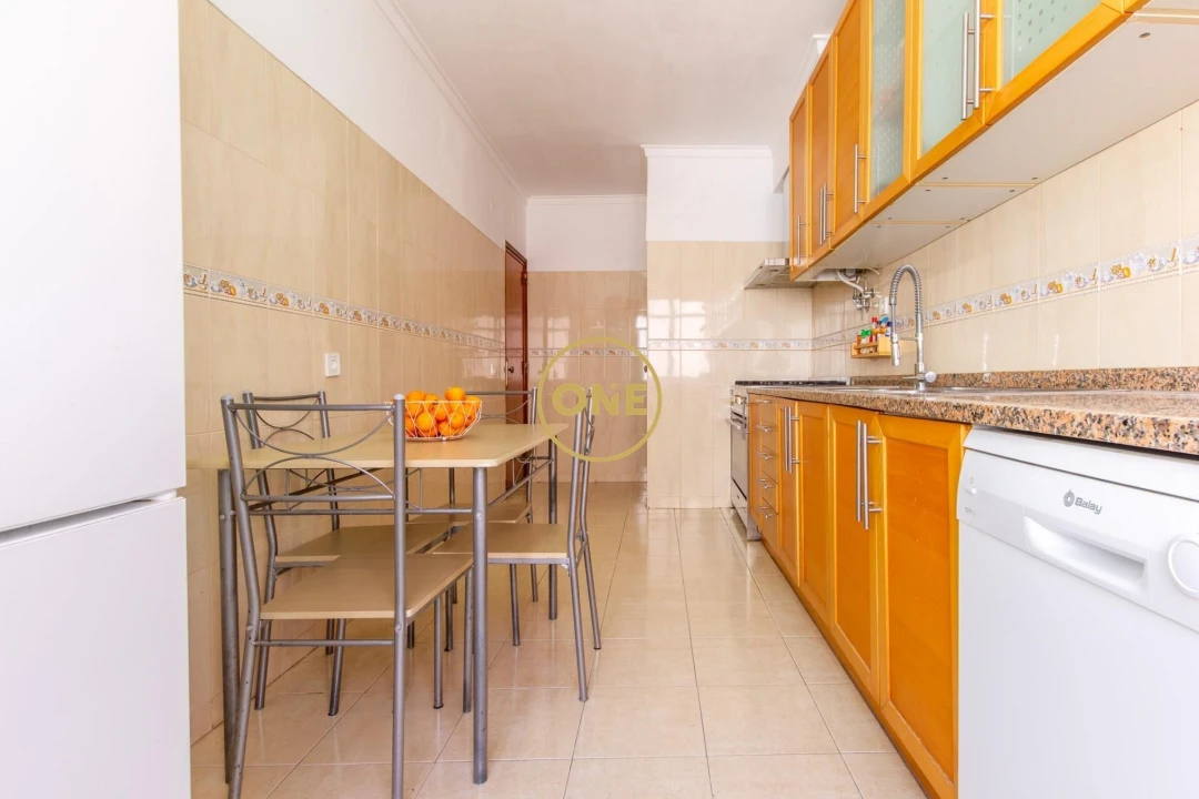 Apartamento T4 para Venda em Cacém e São Marcos Foto 25