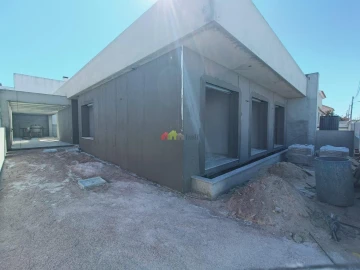 Moradia T4 para Venda em Fernao Ferro