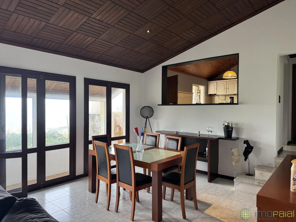 Moradia T3 para Venda em Feteira Foto 3