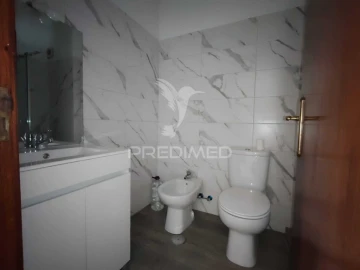 Apartamento T2 para Venda em Baixa da Banheira e Vale da Amoreira