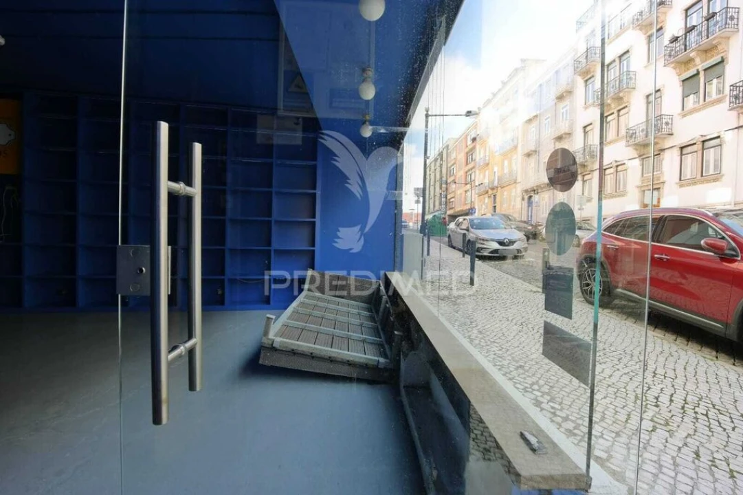 Loja para Arrendamento em Santo António Foto 4