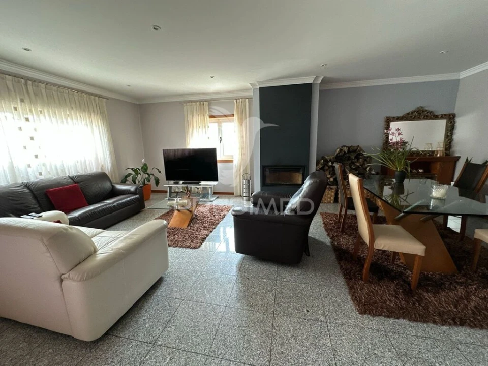 Moradia T3 para Venda em Mindelo Foto 4