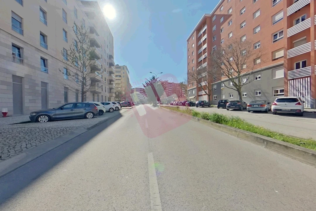 Loja para Arrendamento em Lumiar Foto 3