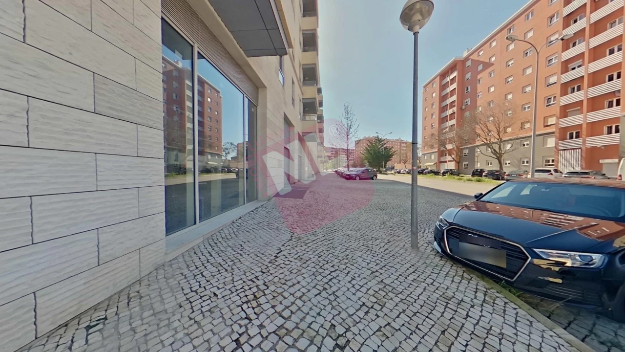 Loja para Arrendamento em Lumiar Foto 8