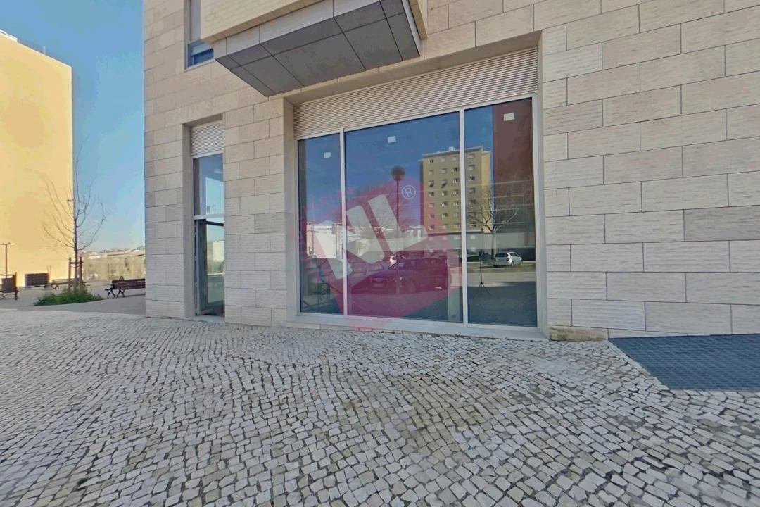 Loja para Arrendamento em Lumiar Foto 11