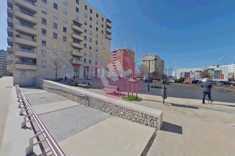 Loja para Arrendamento em Lumiar Foto 1