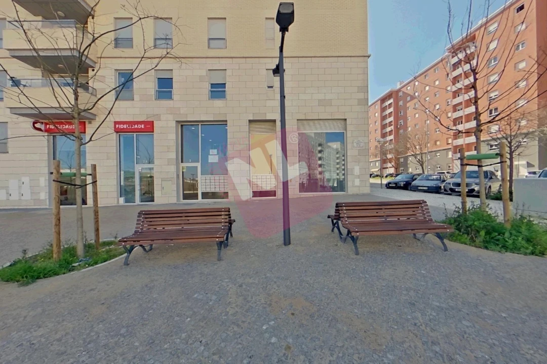 Loja para Arrendamento em Lumiar Foto 4