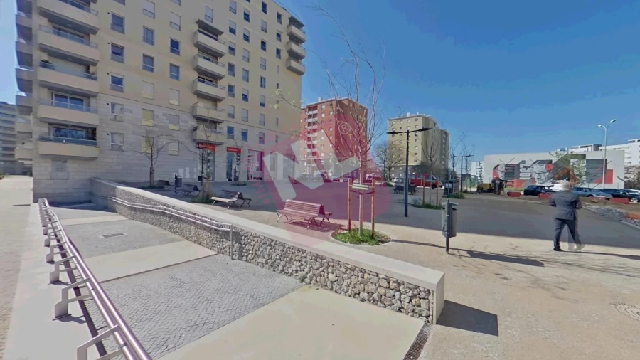 Loja para Arrendamento em Lumiar