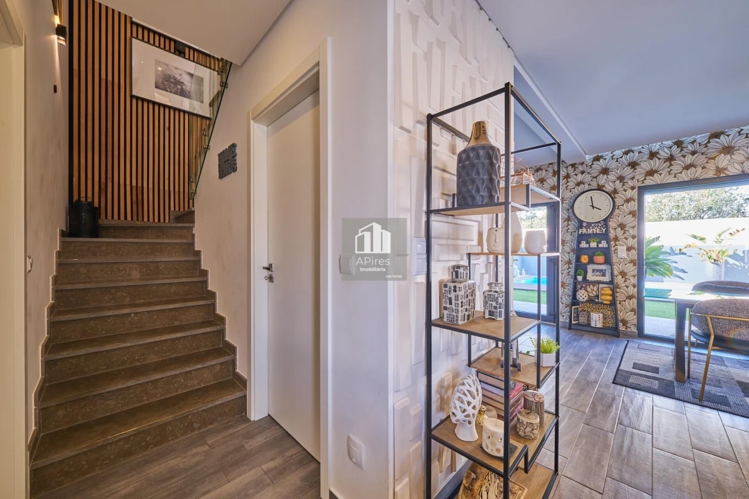 Moradia T4 para Venda em Charneca de Caparica e Sobreda Foto 18