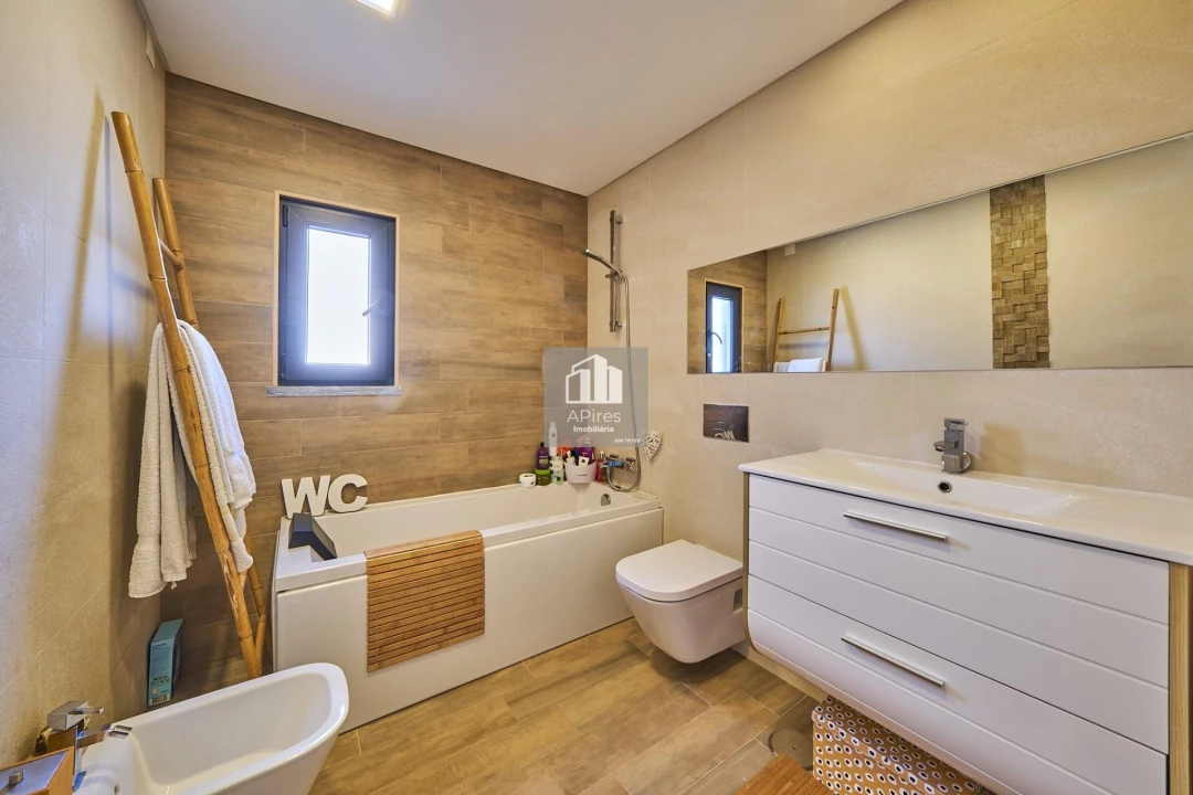 Moradia T4 para Venda em Charneca de Caparica e Sobreda Foto 26