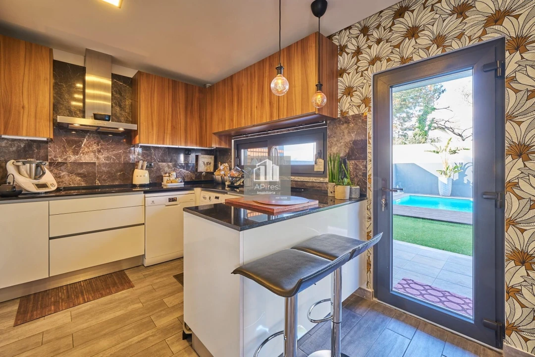 Moradia T4 para Venda em Charneca de Caparica e Sobreda Foto 16