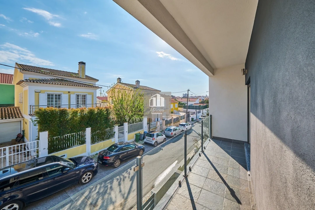 Moradia T4 para Venda em Charneca de Caparica e Sobreda Foto 37