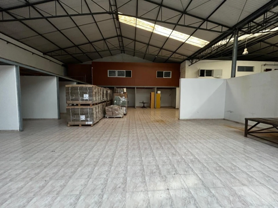 Armazém para Venda em Nossa Senhora do Pranto Foto 3