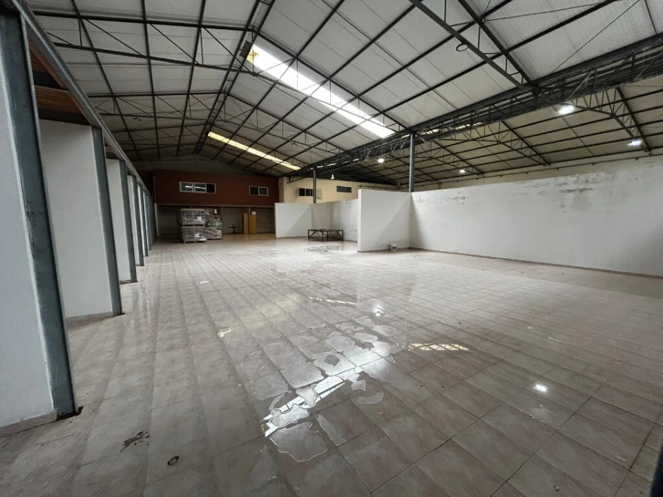 Armazém para Venda em Nossa Senhora do Pranto Foto 2