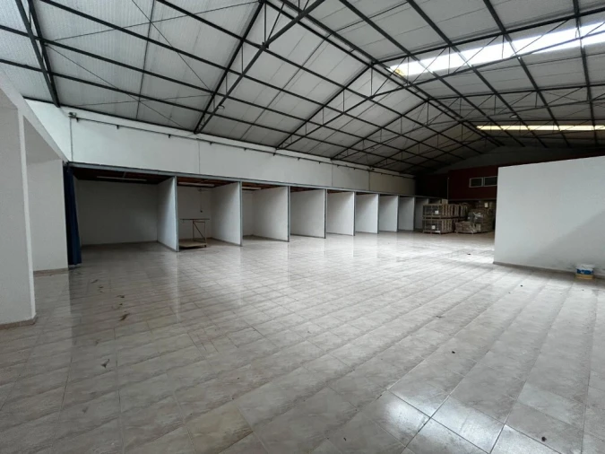 Armazém para Venda em Nossa Senhora do Pranto