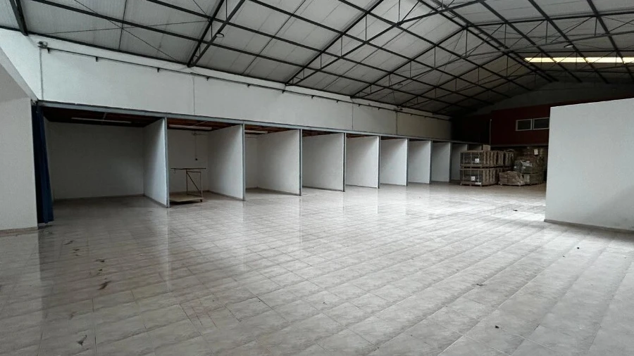 Armazém para Venda em Nossa Senhora do Pranto