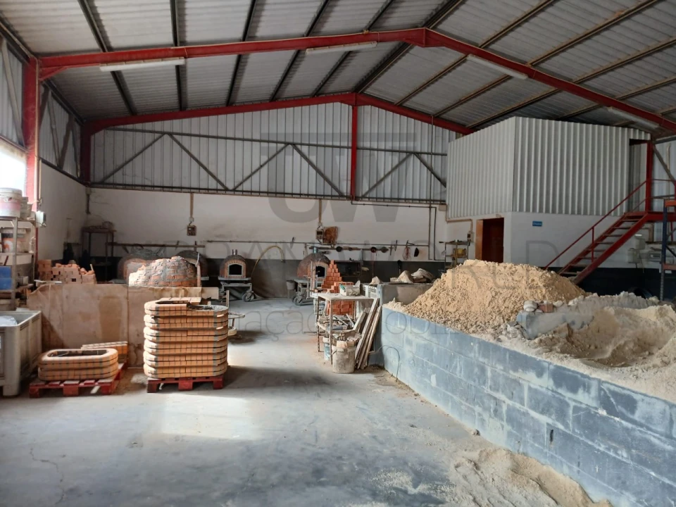 Armazém para Venda em Maxial e Monte Redondo Foto 26